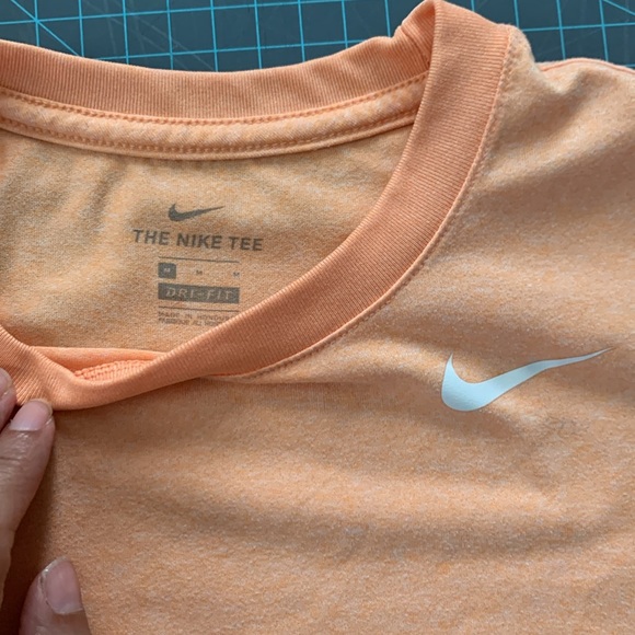 Nike Tee Women’s size Medium Bundle of 2 Dri-Fit Athletic - Picture 7 of 8